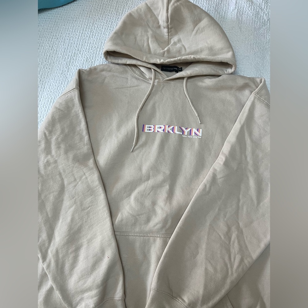 PRETTYLITTLETHING Graphic Sweatshirt